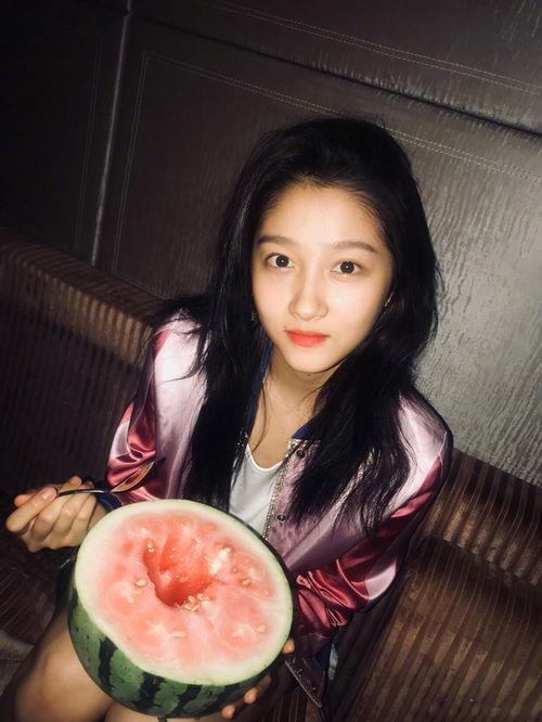 吃瓜女的图片,网络舆论场中的新势力